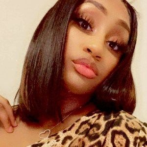 Meet your Posher, Oneilquie